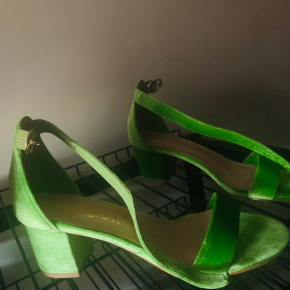 Size 7.5 - Picture 3 of 4